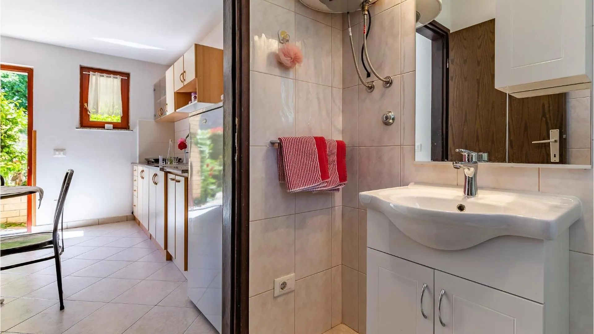 Pet Friendly Apartment In Medulin With Kitchen