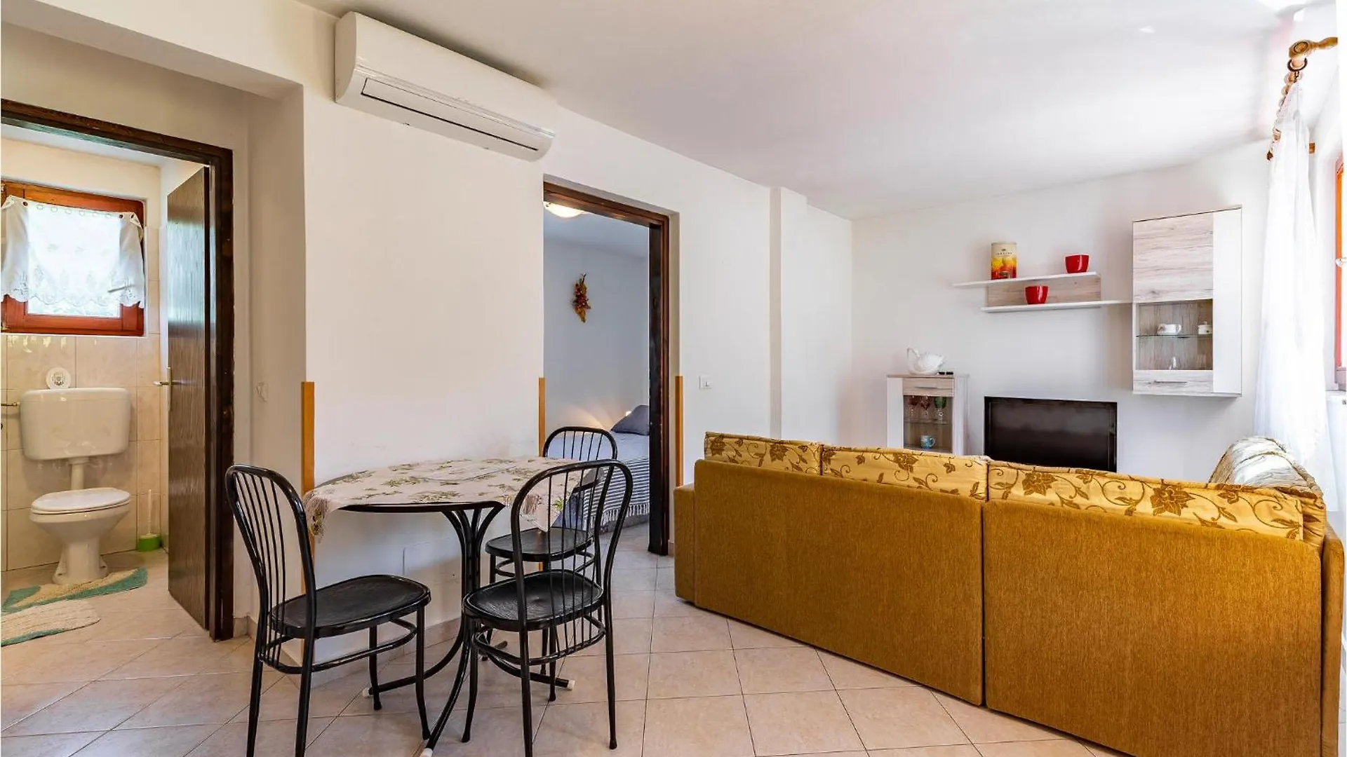 Pet Friendly Apartment In Medulin With Kitchen