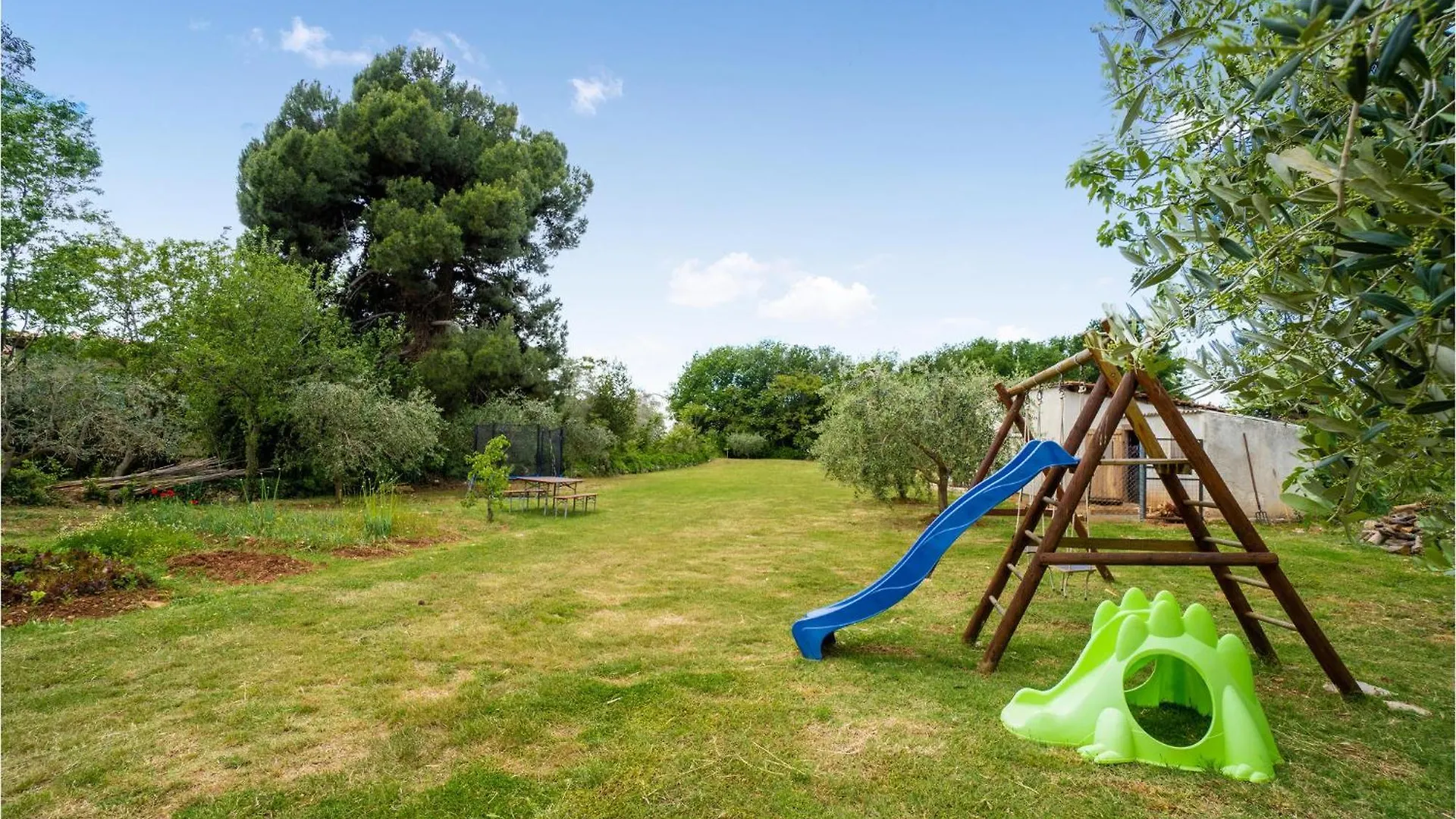 Pet Friendly Apartment In Medulin With Kitchen 0*,